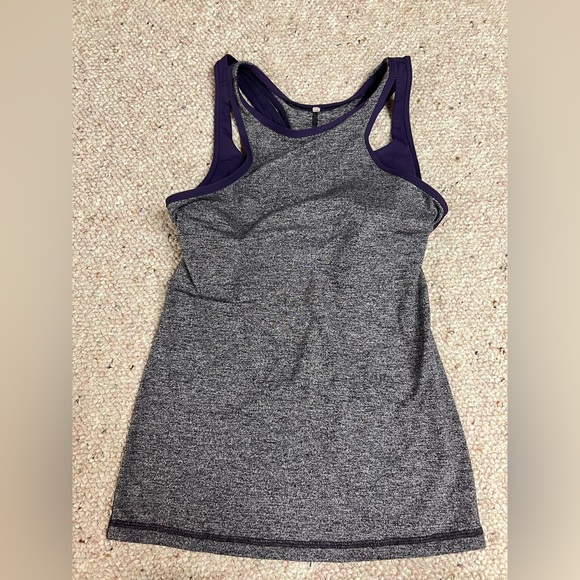 Lululemon size 6 tanktop/bra combo - Picture 2 of 6